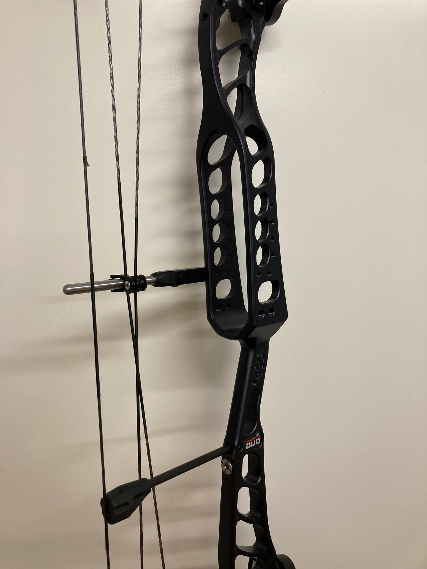PSE Dominator Duo 38 M2 Compound Bow RH/LH Black 50-60 lbs - NEW