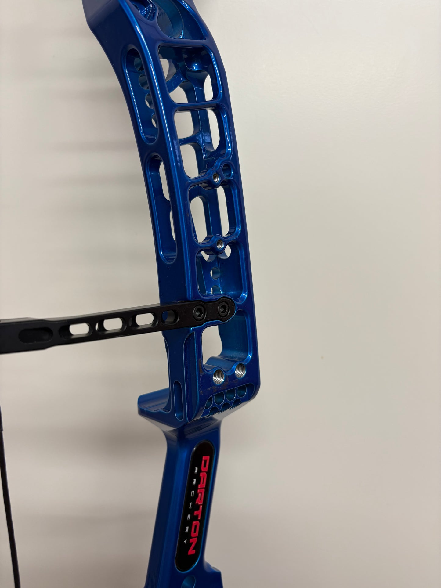 Darton Departure Compound Bow RH Candy Blue 50-60 lbs - Used (#1.3)