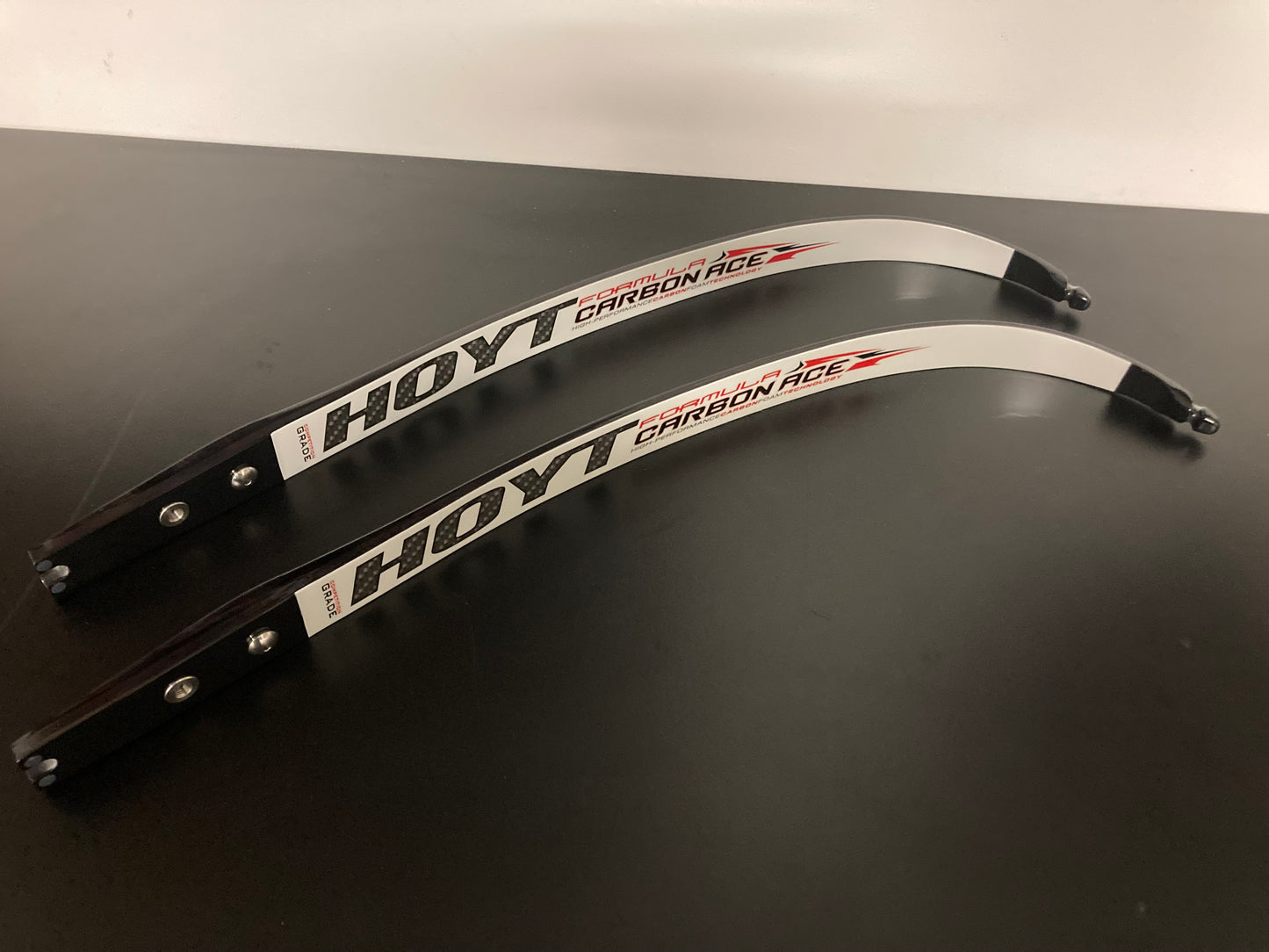 Hoyt ACE Formula Limbs 70-42 lbs - NEW (#77-78)