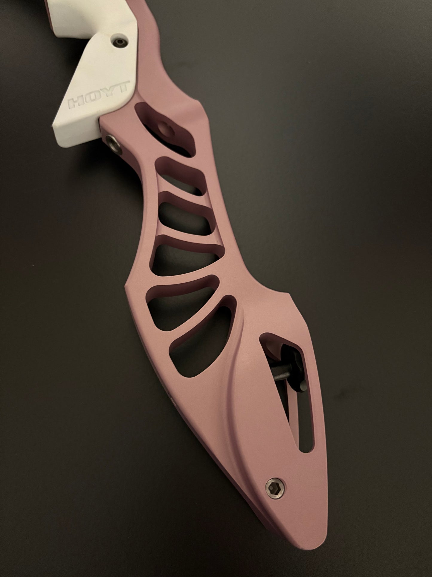 Hoyt Riser Xceed ILF RH Champagne Pink 25'' - Used