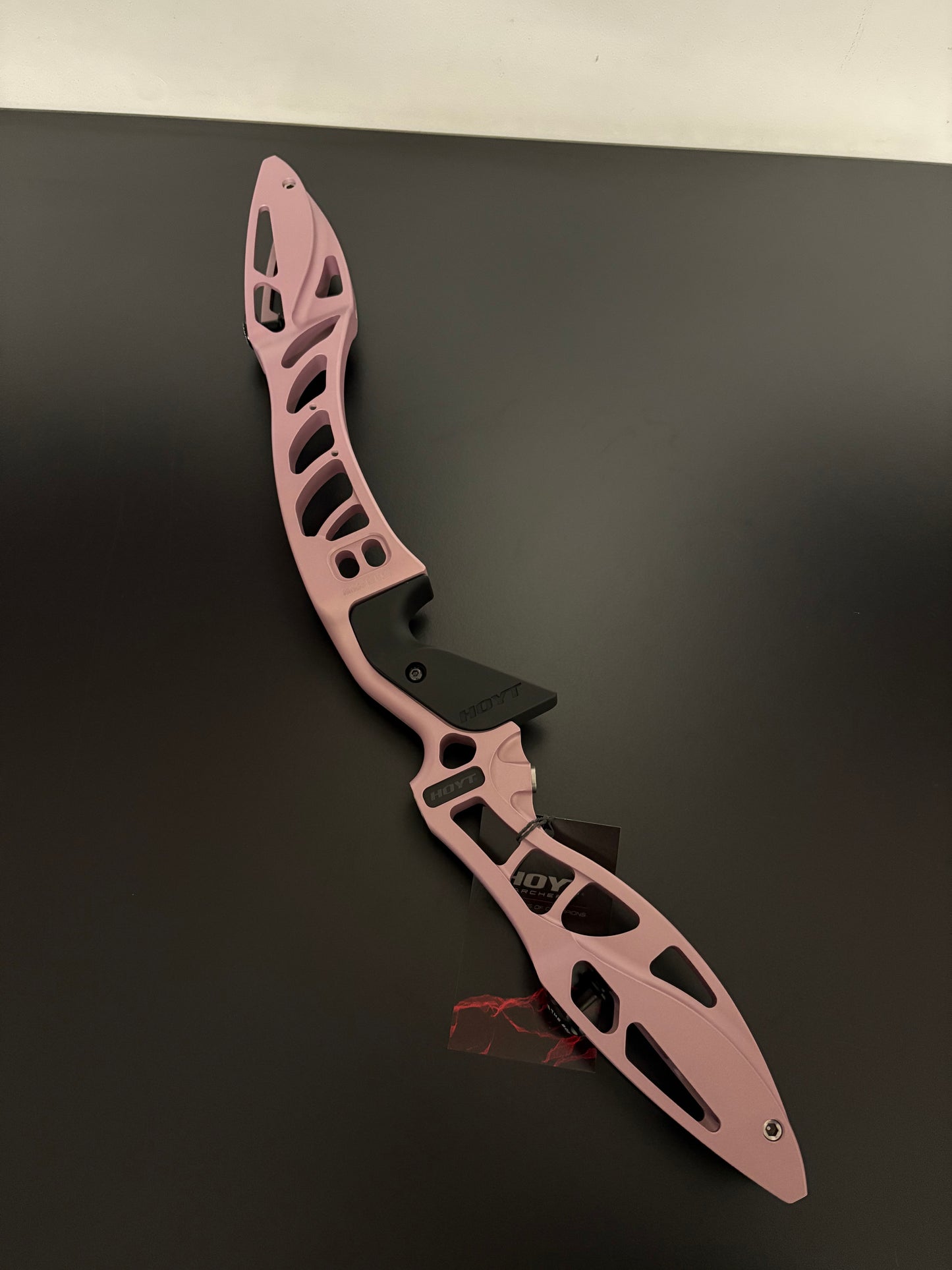 Hoyt Riser Formula XD 25'' LH Champagne Pink - NEW