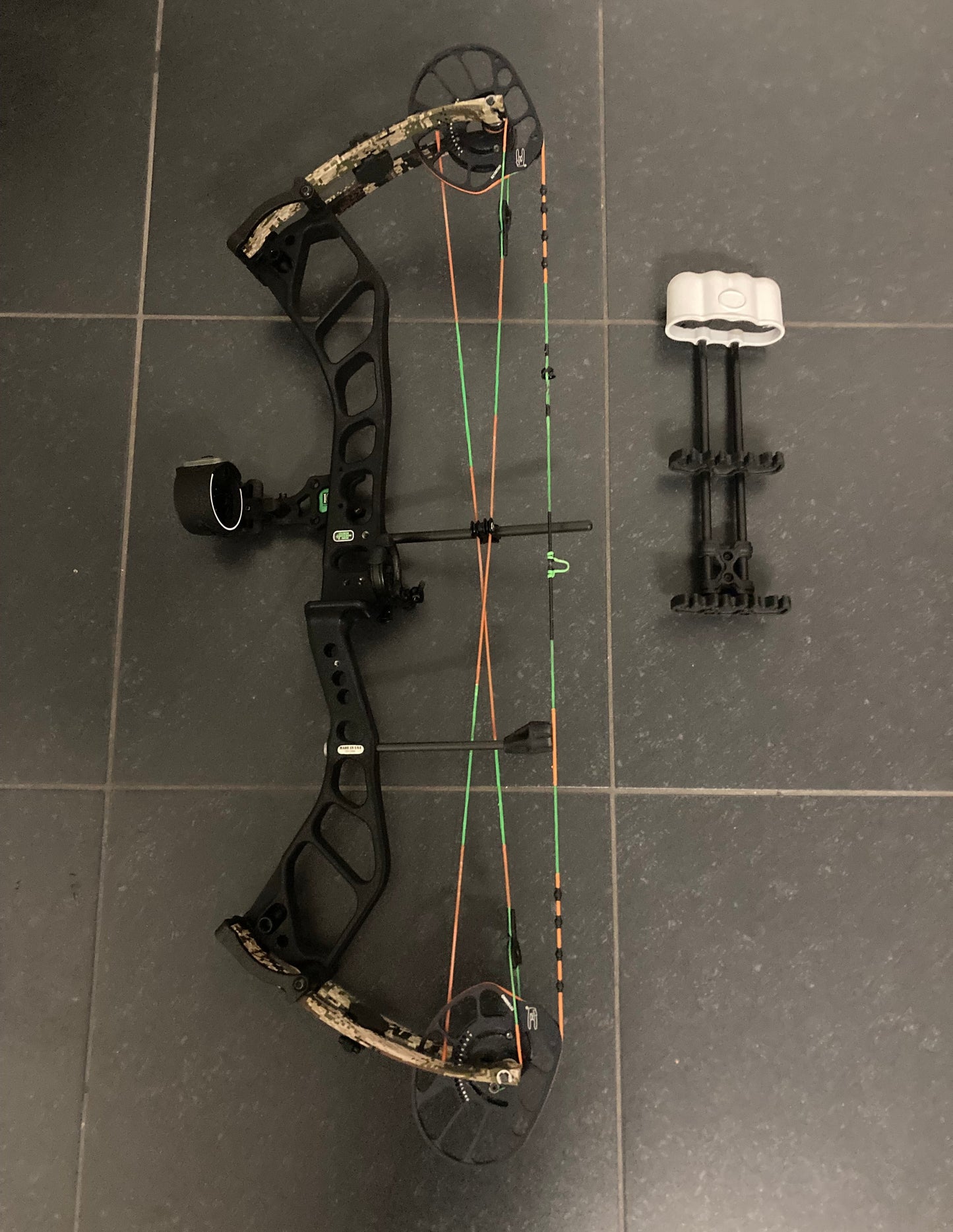 PSE Embark Nock On NTN Compound Bow RH Black 50-60 lbs - Used