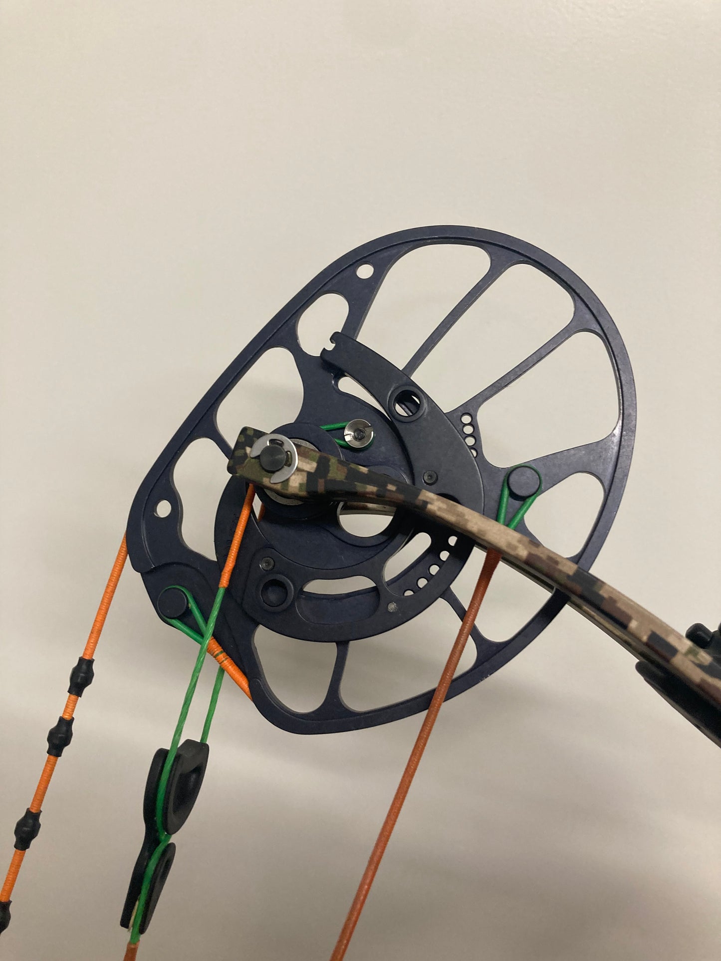 PSE Embark Nock On NTN Compound Bow RH Black 50-60 lbs - Used