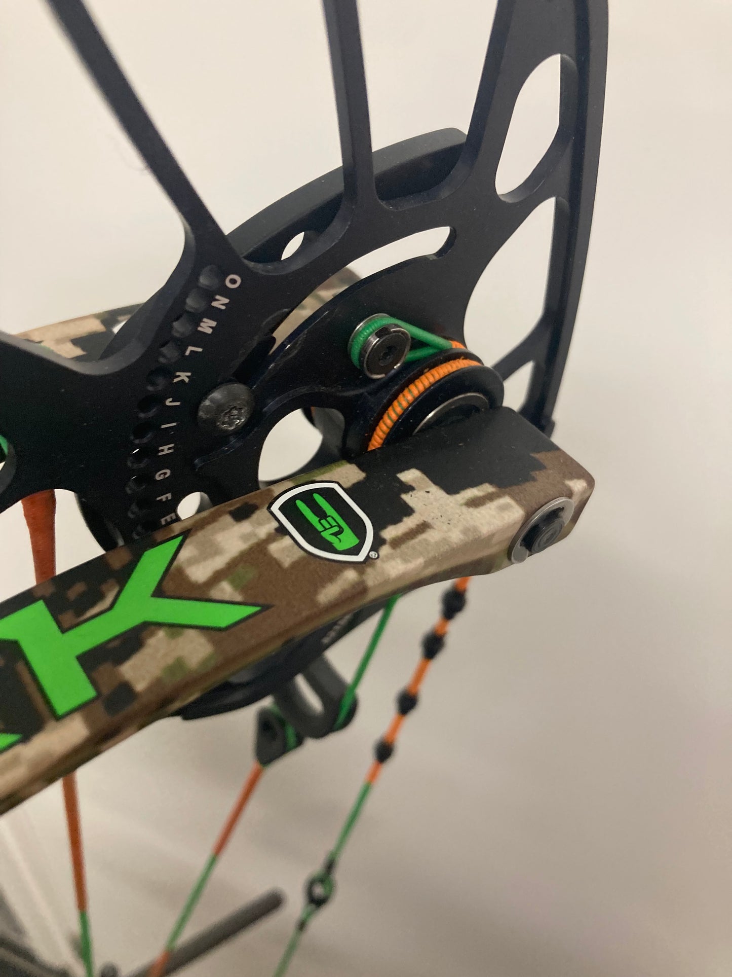PSE Embark Nock On NTN Compound Bow RH Black 50-60 lbs - Used