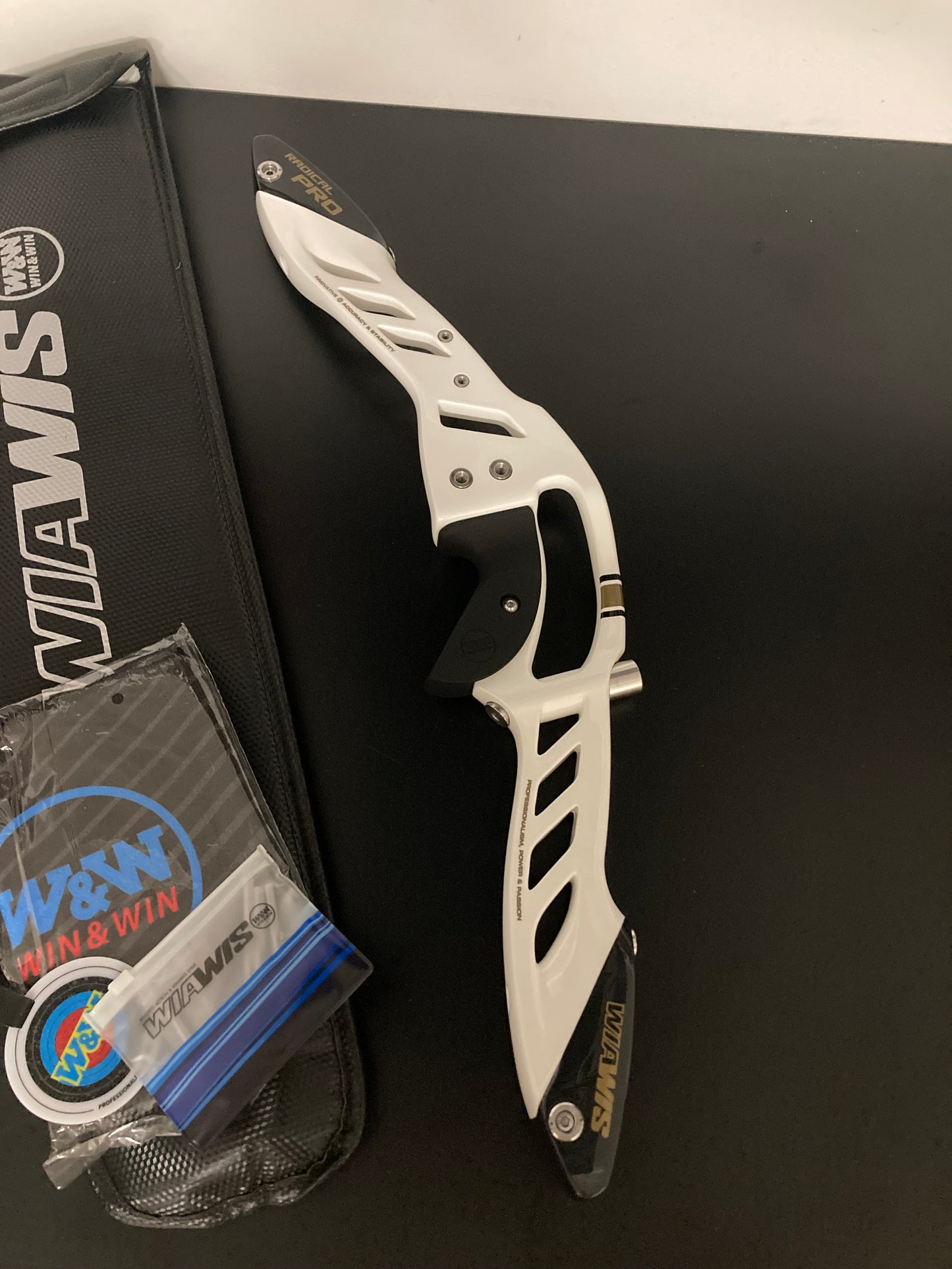 W&W Riser Wiawis Radical Pro ILF RH White 25'' - NEW