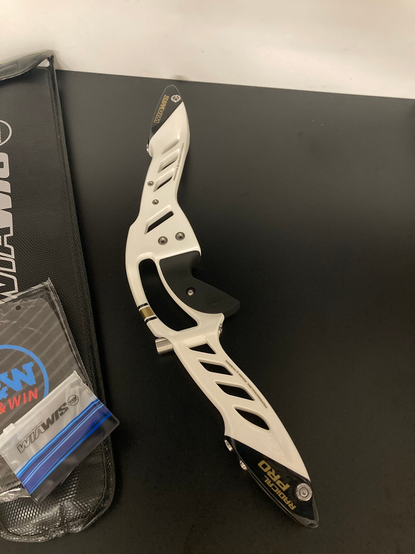 W&W Riser Wiawis Radical Pro ILF LH White 25'' - NEW