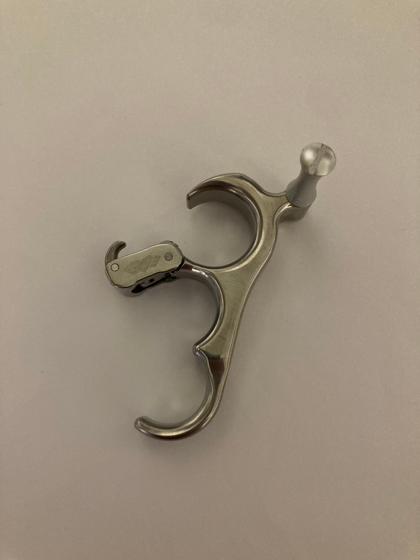 Cobra 'Professional' Hinge Release Heavy Silver - Show Model (#131)