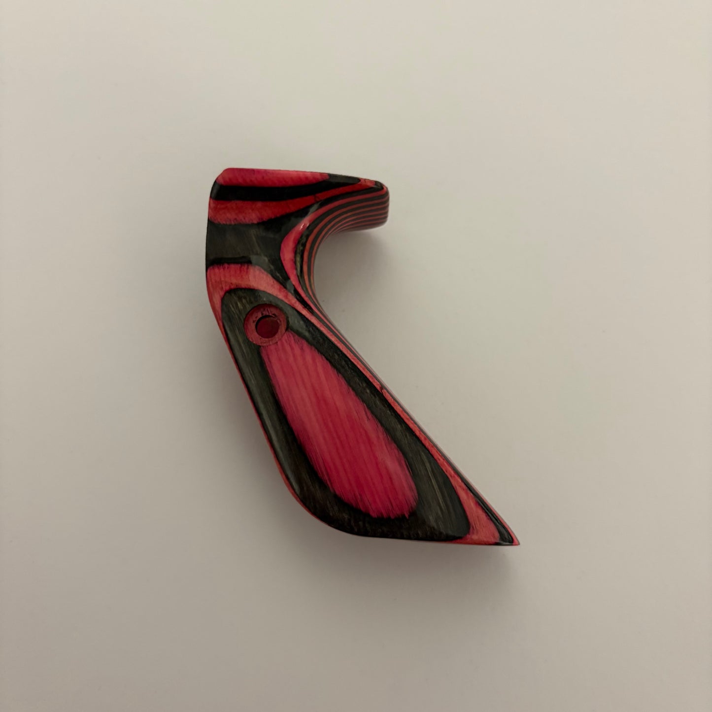 Hoyt High Wrist Recurve Grip Wood RH Pink - Used