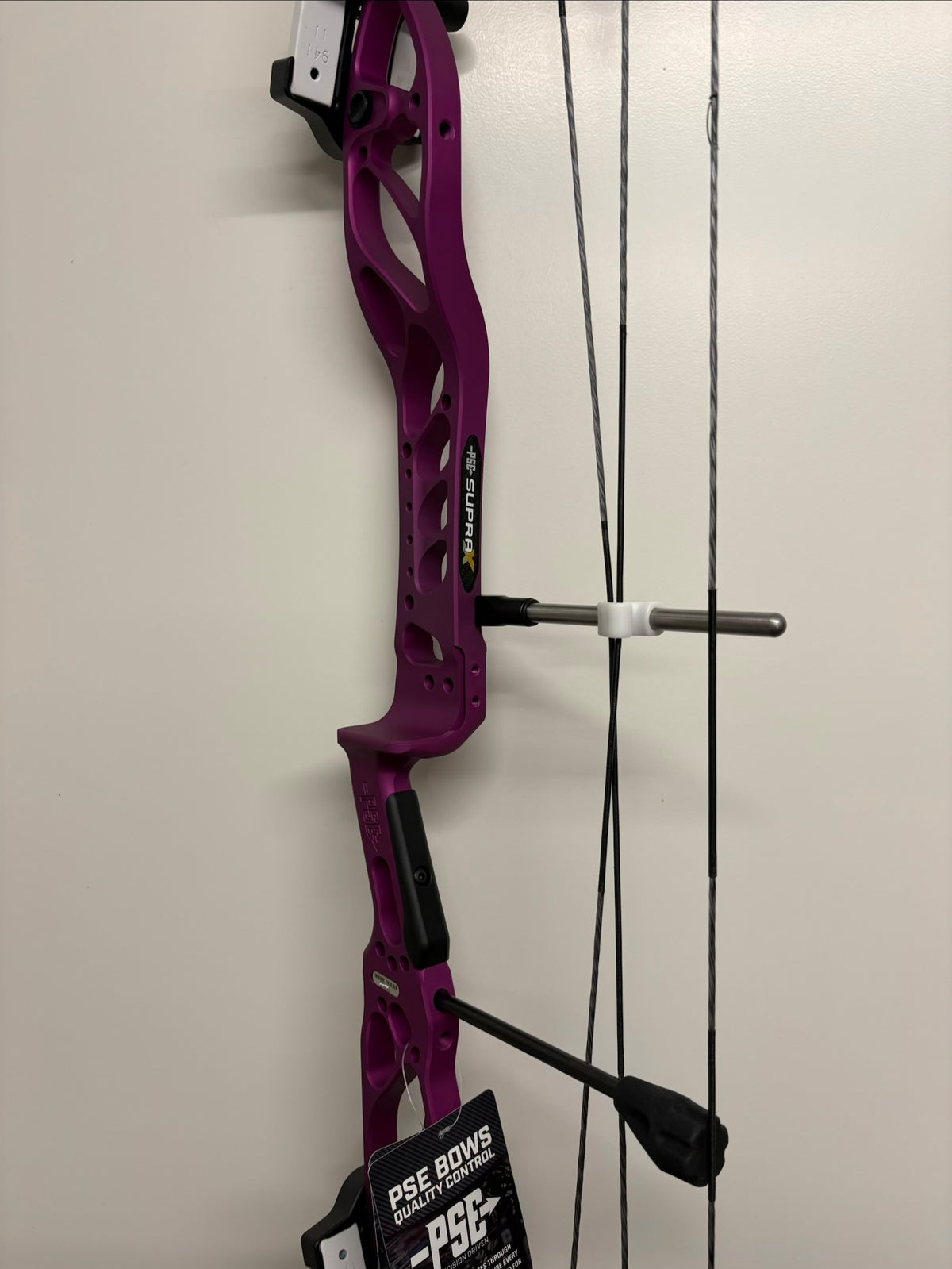 PSE Supra X 37 SE2 Compound Bow RH Purple 40-50 lbs - NEW