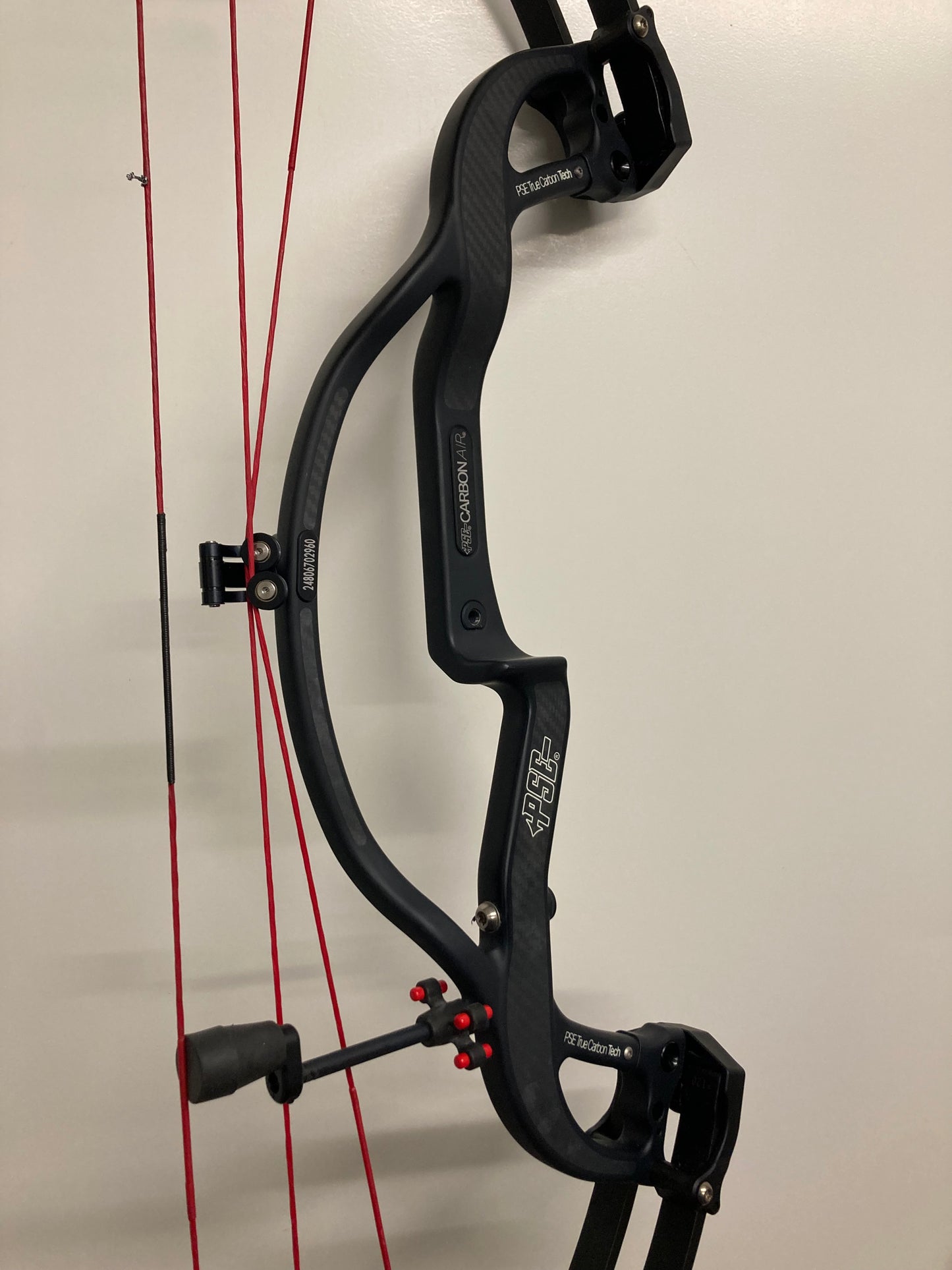 PSE Carbon Air 34 Compound Bow LH Black 50-60 lbs - Show Model