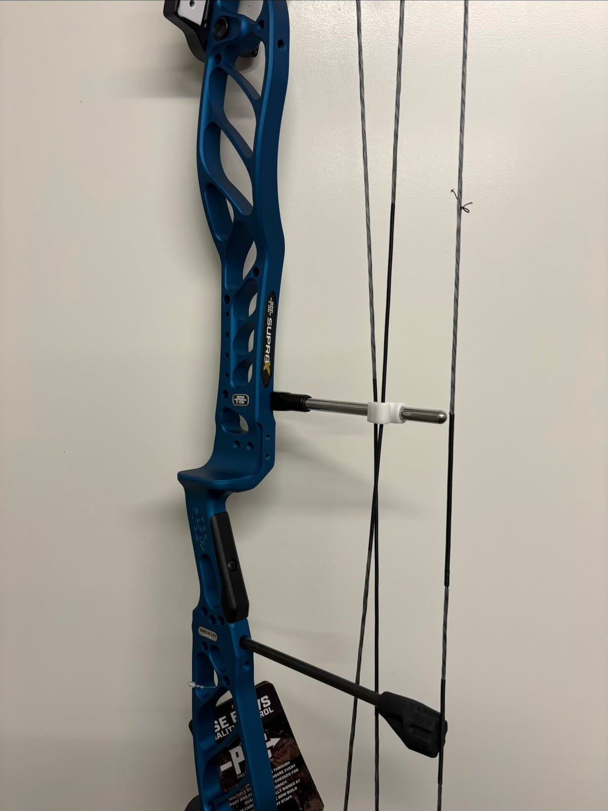 PSE Supra X 40 SE2 Compound Bow RH Navy Blue 40-50 lbs - NEW