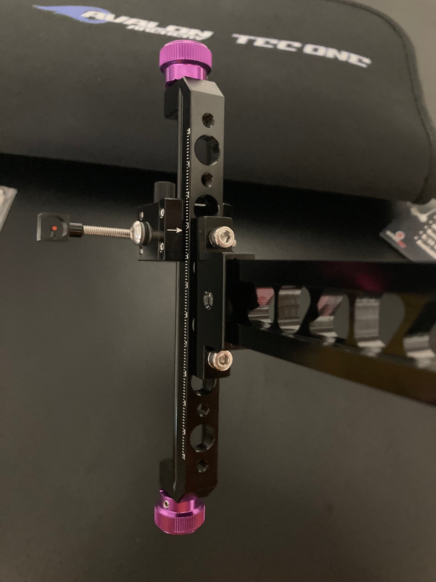 Avalon Tec One Recurve Sight RH Black/Purple - NEW