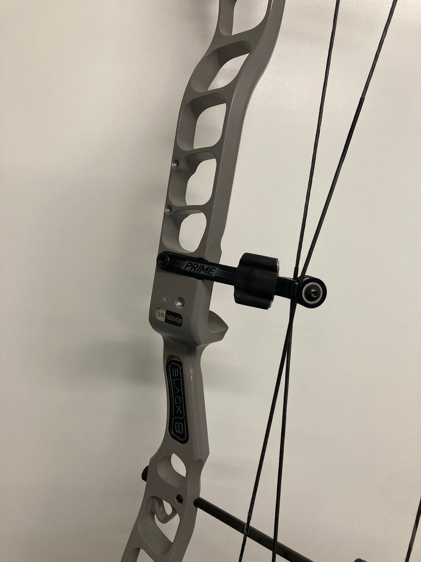 Prime Black 9 Compound Bow LH Boulder Grey 50-60 lbs - Used