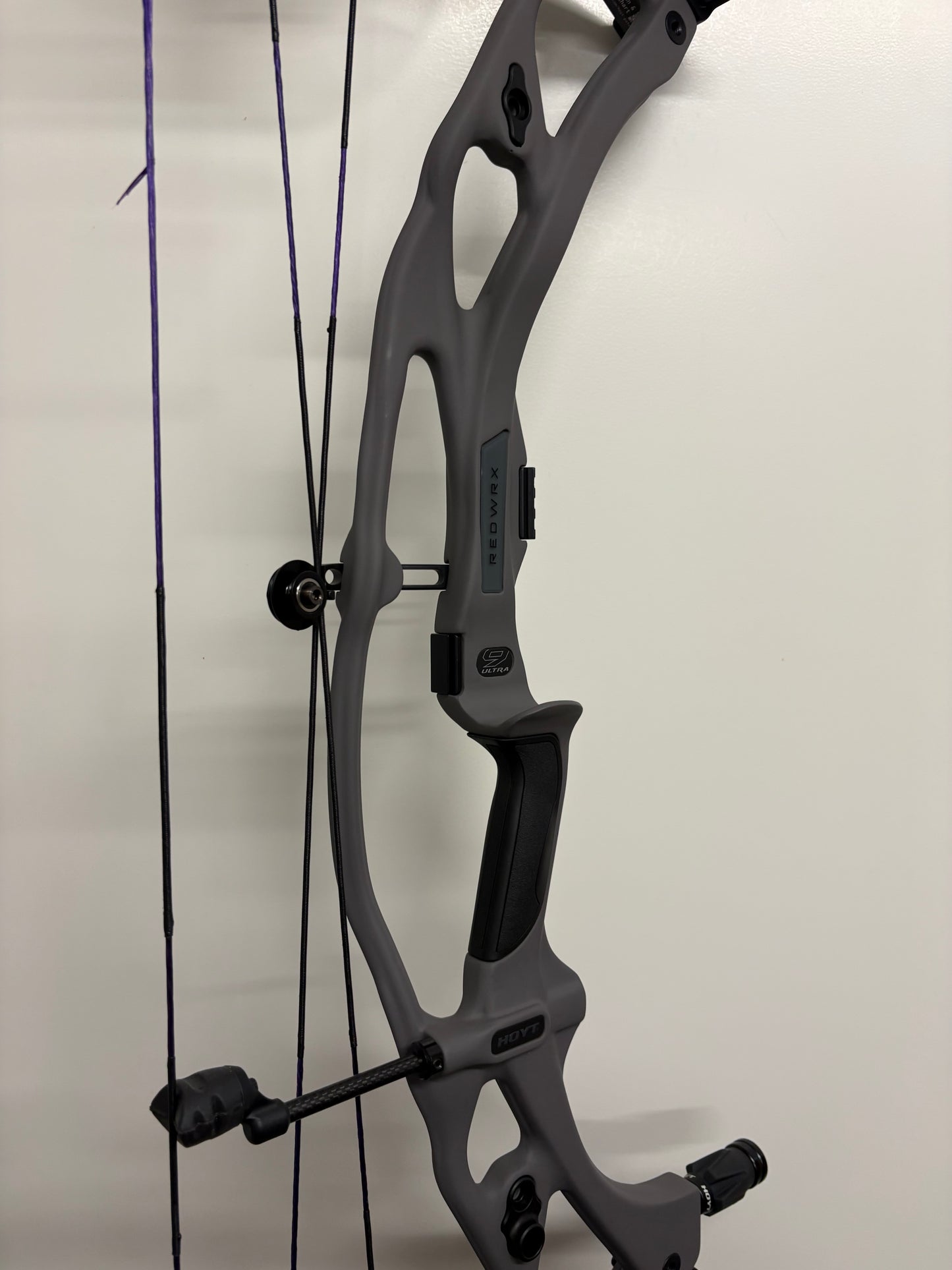 Hoyt Carbon RX9 Ultra Compound Bow LH Tombstone 60-70 lbs - Show Model (1.1)