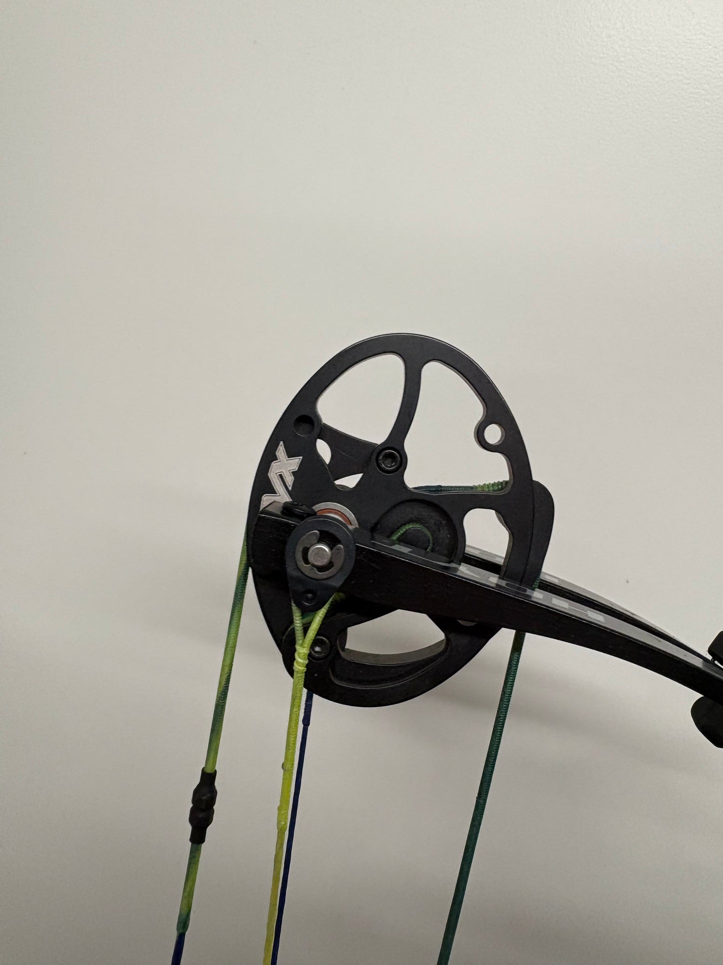 Hoyt Altus 38 Compound Bow LH Grey SVX #2 40-50 lbs - Used (#1.1)