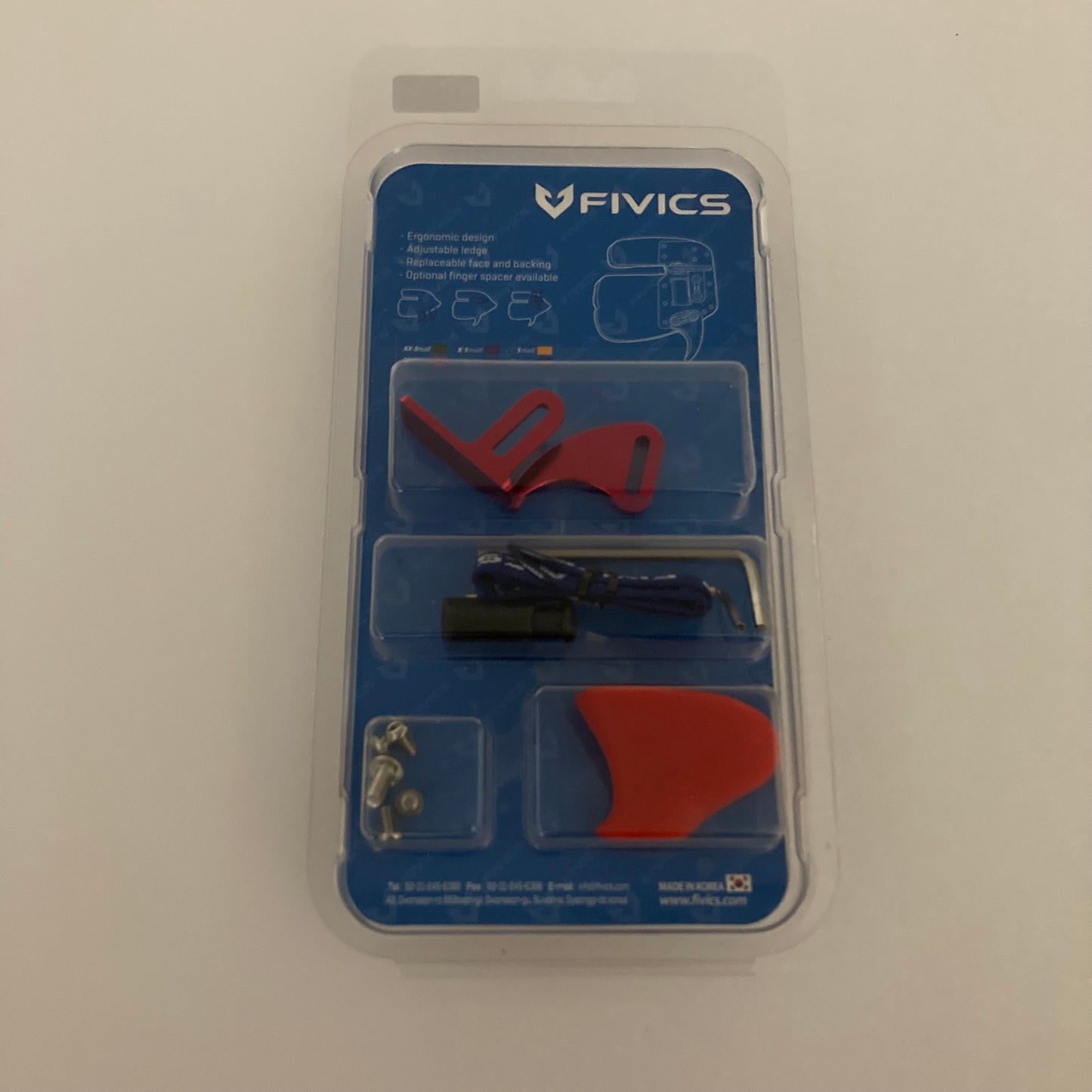Fivics Saker 2 Recurve Finger Tab RH S/M - NEW (#34-69)