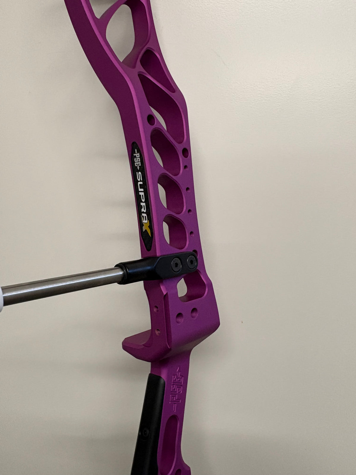 PSE Supra X 40 M2 Compound Bow RH Purple 50-60 lbs - NEW