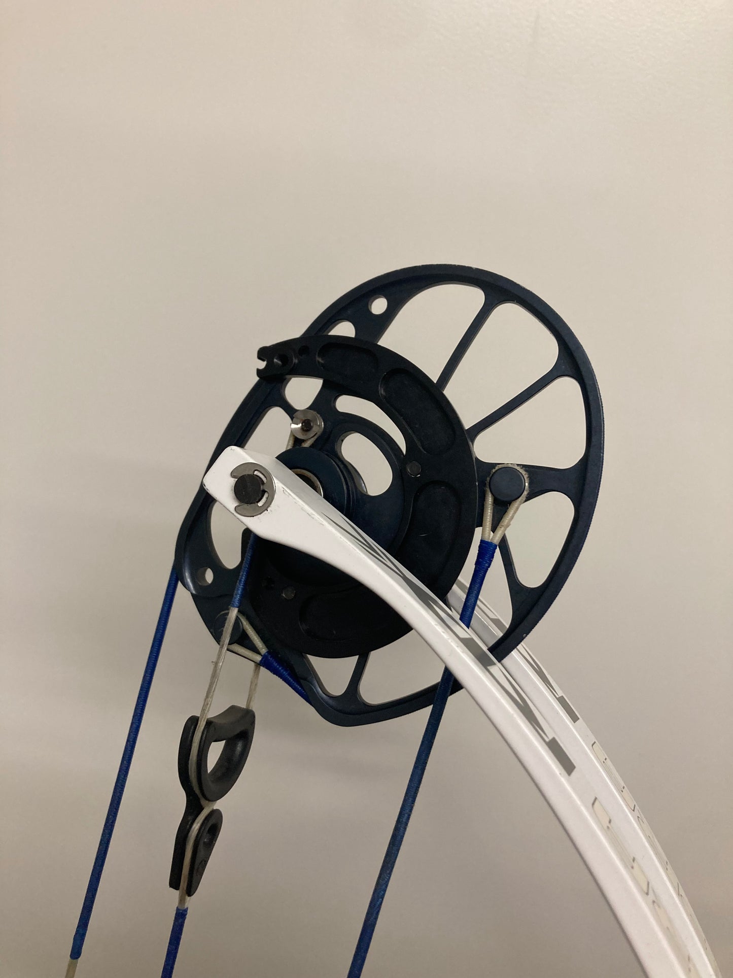 PSE Supra RTX 40 EM Compound Bow RH Blue 50-60 lbs - Used