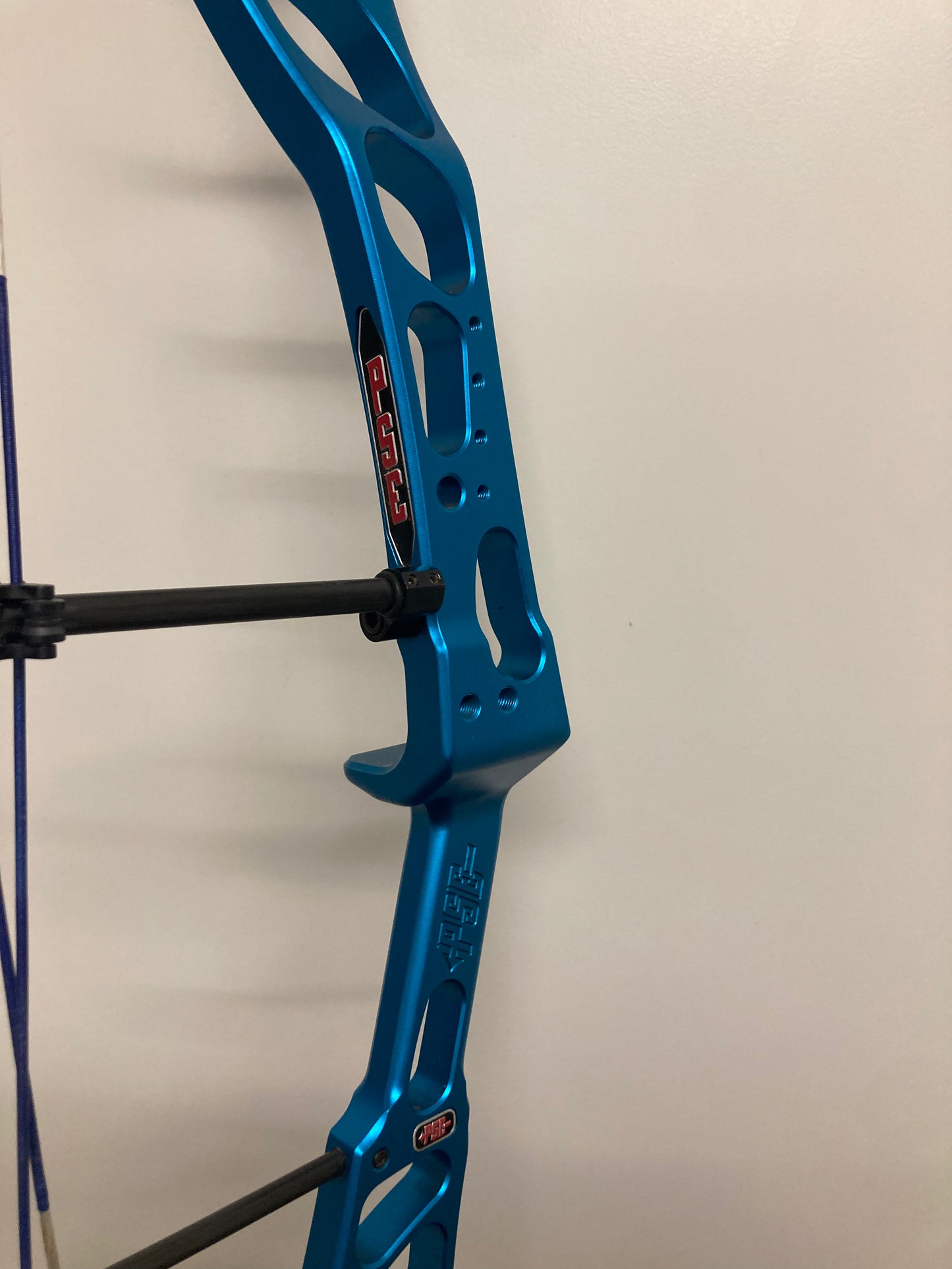 PSE Supra RTX 40 EM Compound Bow RH Blue 50-60 lbs - Used