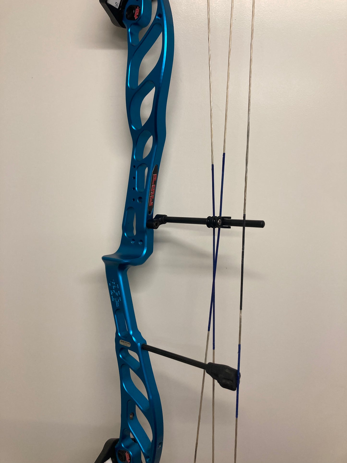 PSE Supra RTX 40 EM Compound Bow RH Blue 50-60 lbs - Used