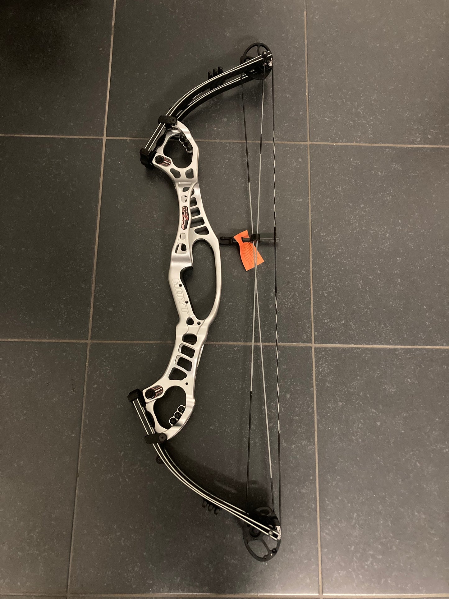 Hoyt Podium X Elite 37 Compound Bow RH Silver Spiral Pro #12 50-60 lbs - NEW (1.1)