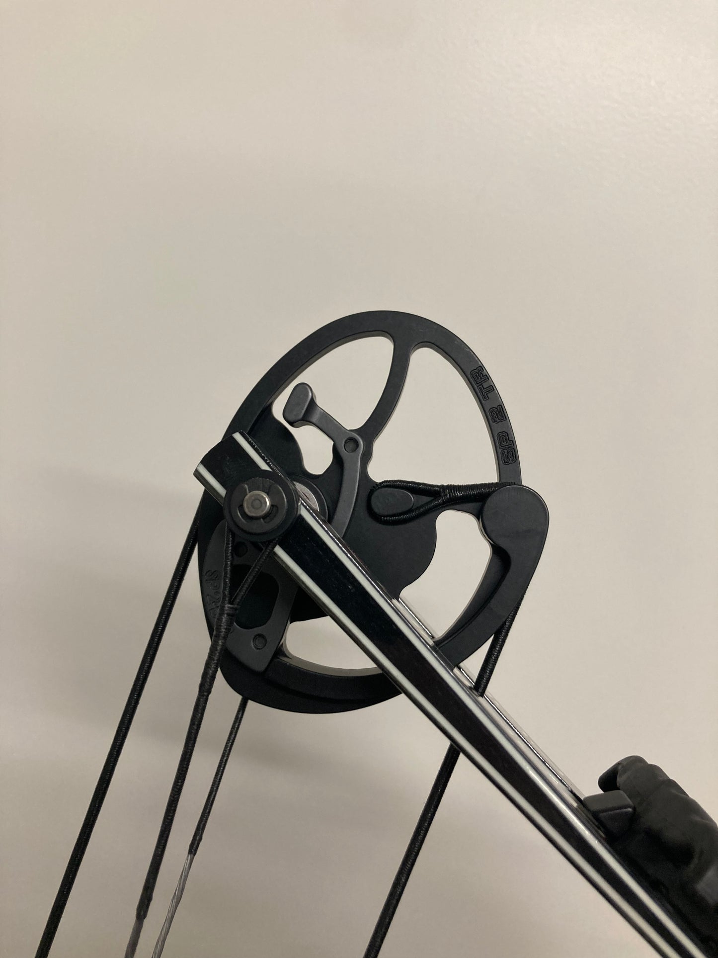 Hoyt Podium X Elite 37 Compound Bow RH Silver Spiral Pro #12 50-60 lbs - NEW (1.1)