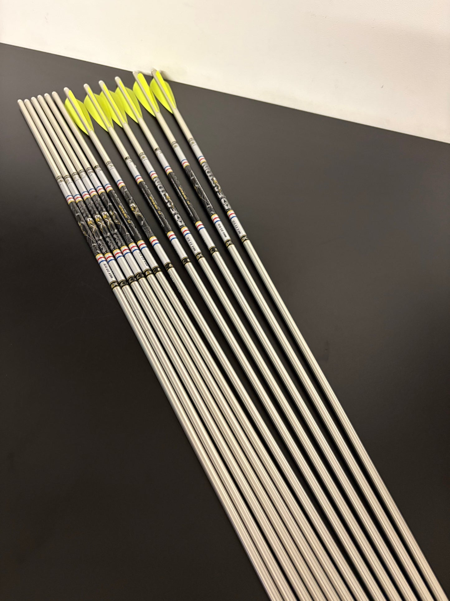 Easton X23 2318 Aluminium Arrows 12 pcs / 34 inch - Show Model