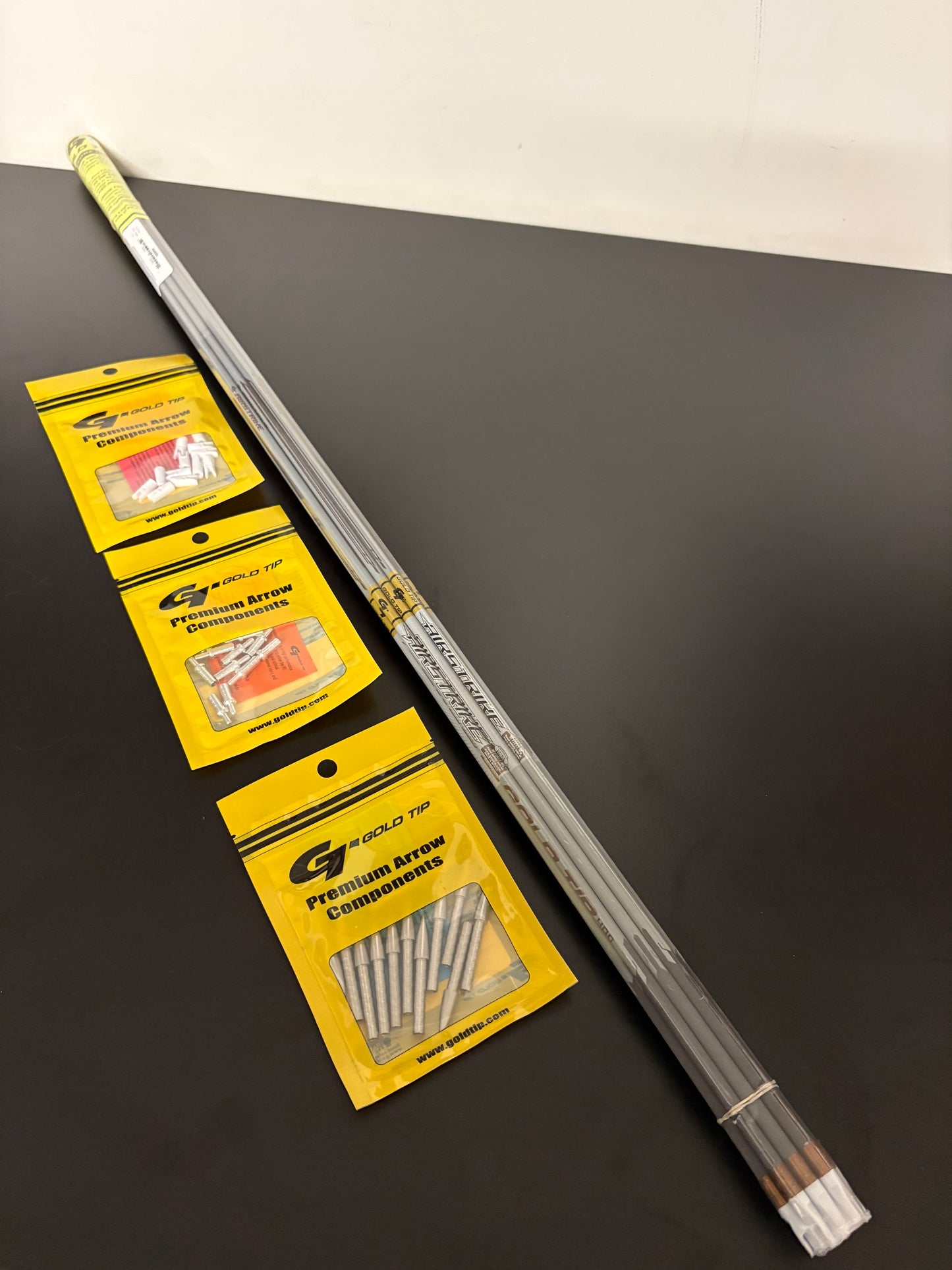 Gold Tip AirStrike Carbon Arrows Spine 400 Full Set - NEW