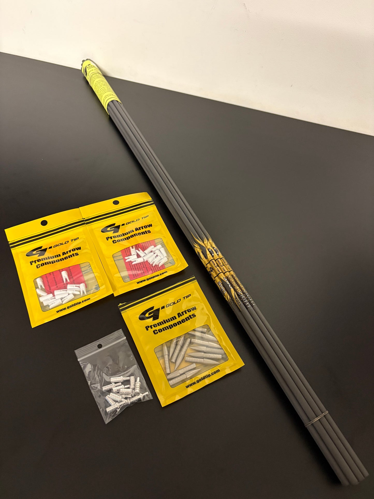 Gold Tip Ultralight Pro Carbon Arrows Spine 300 - NEW