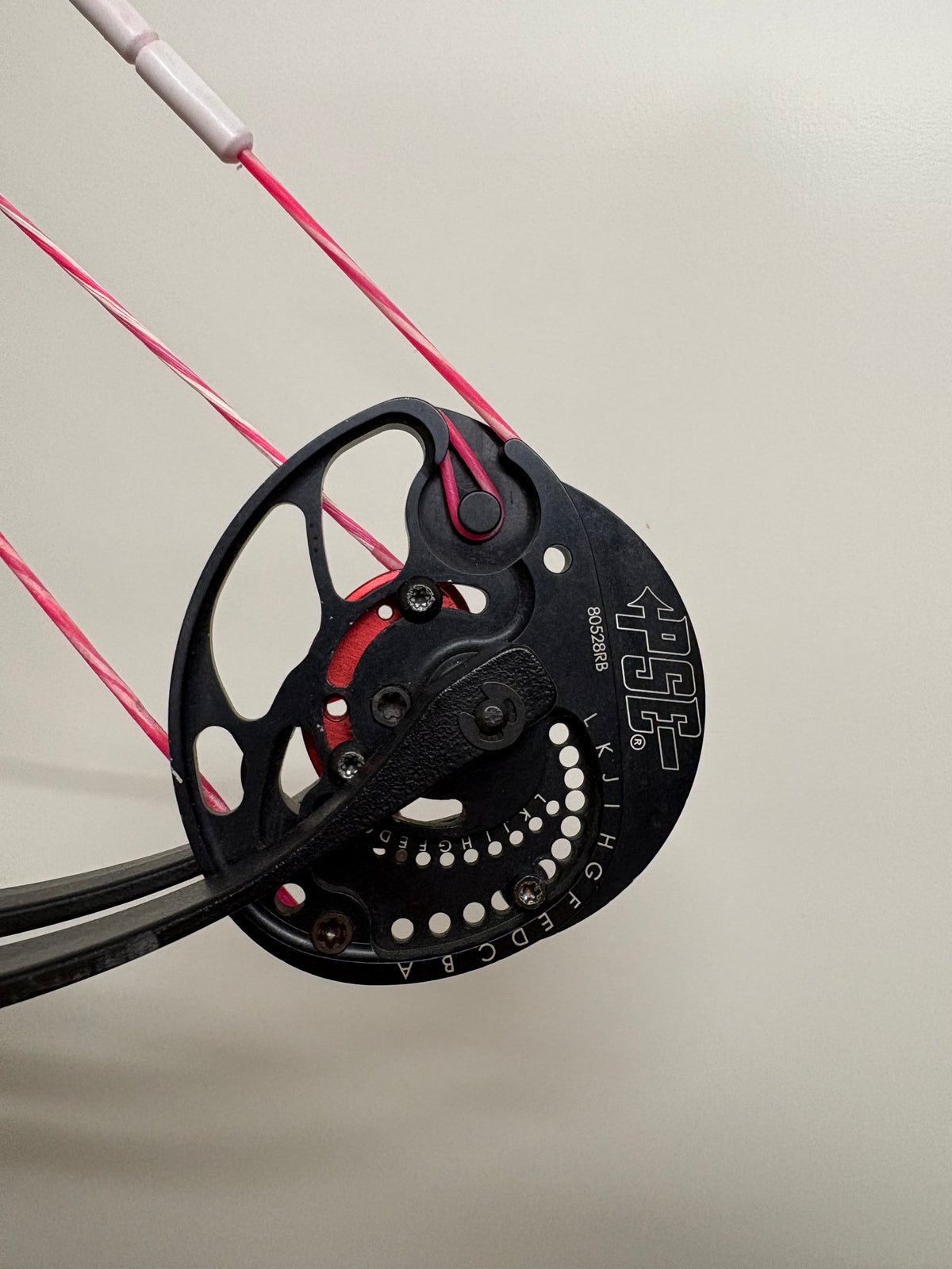 PSE Phenom SD Compound Bow RH Red 30-40 lbs - Used