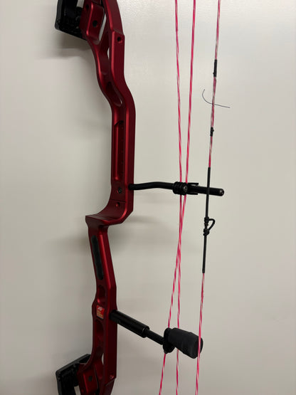 PSE Phenom SD Compound Bow RH Red 30-40 lbs - Used