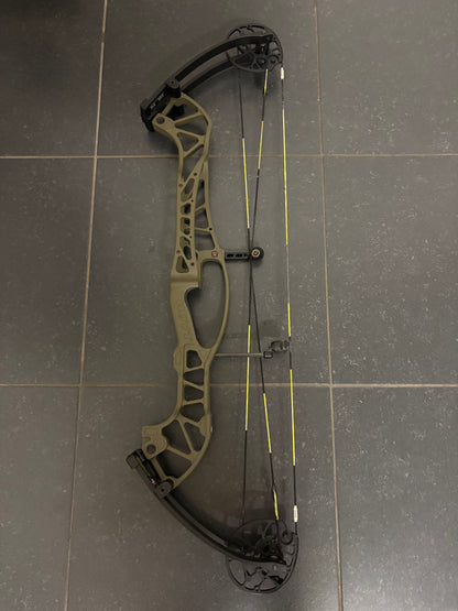 Hoyt Concept X 37 Compound Bow RH Wilderness 50-60 lbs - Used