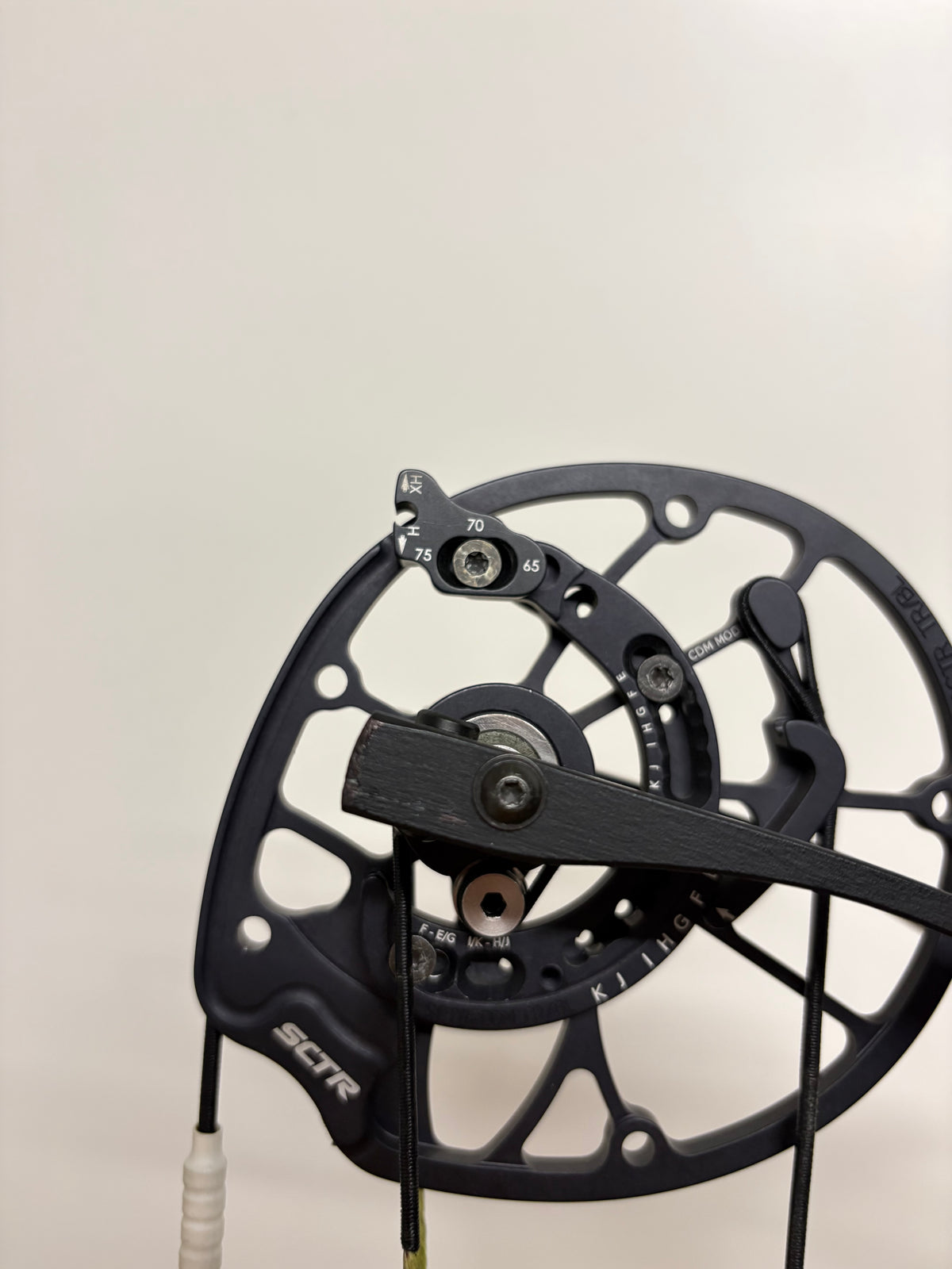 Hoyt Concept X 37 Compound Bow RH Wilderness 50-60 lbs - Used
