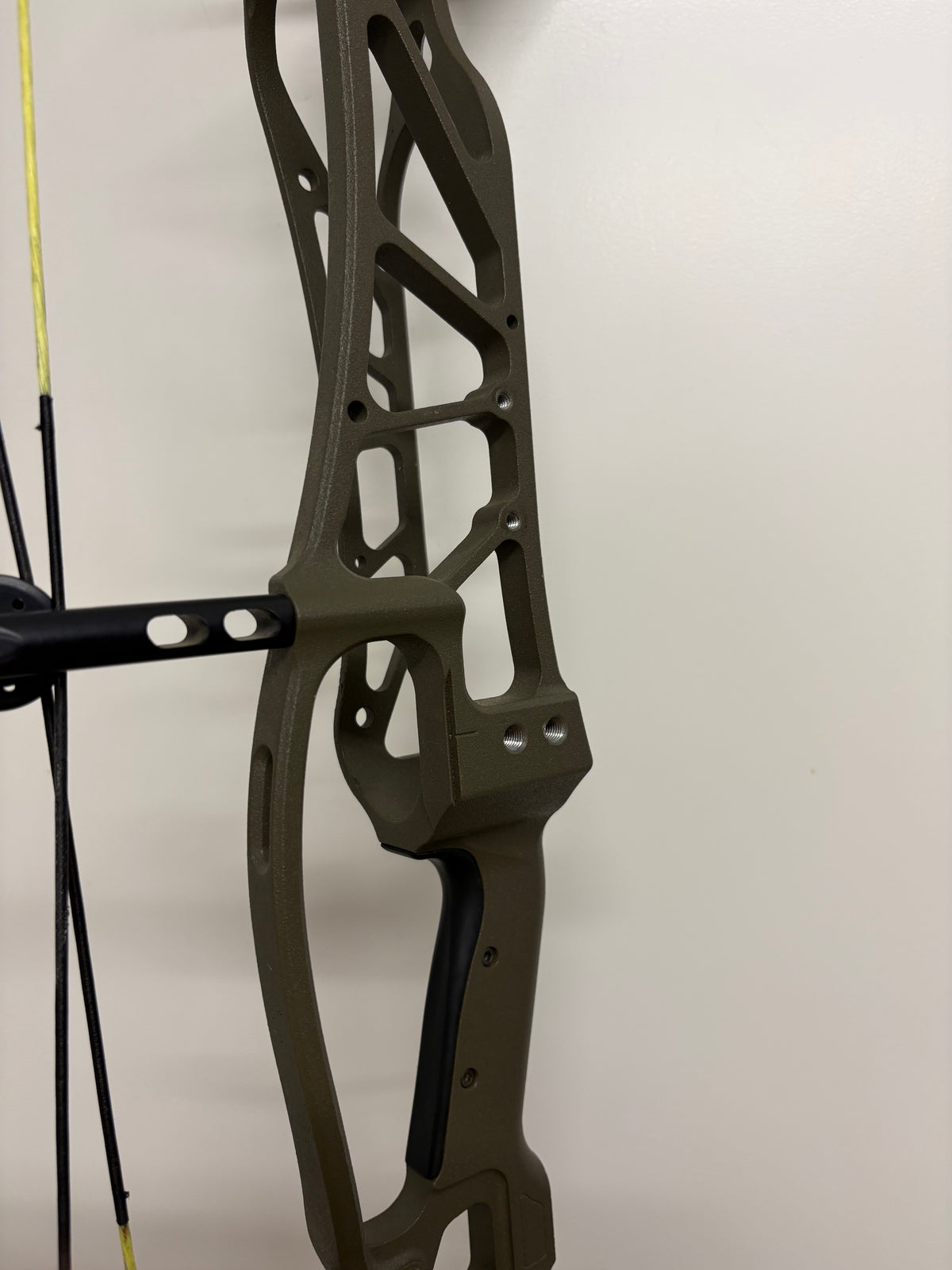 Hoyt Concept X 37 Compound Bow RH Wilderness 50-60 lbs - Used