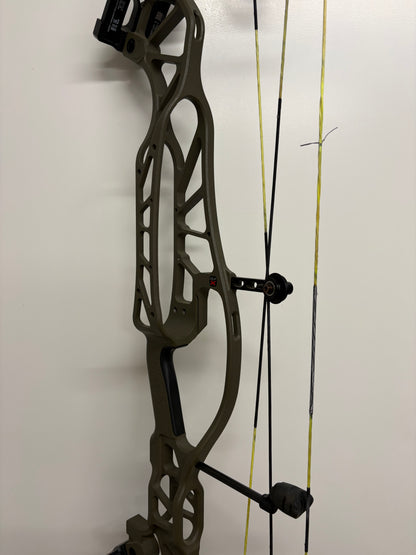 Hoyt Concept X 37 Compound Bow RH Wilderness 50-60 lbs - Used