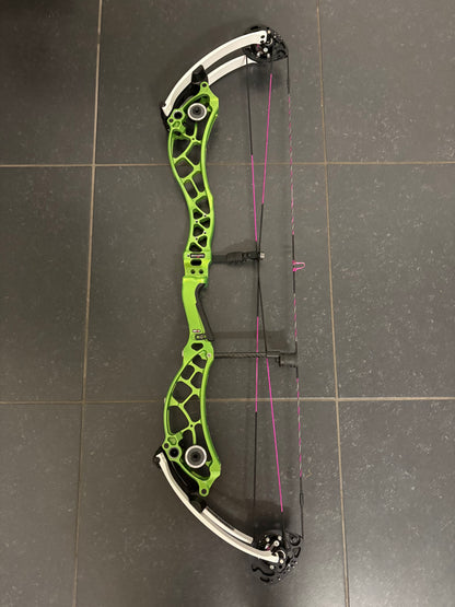 Bowtech Reckoning 36 SD Gen2 Compound Bow RH Illusion Green 50-60 lbs Incl. 40 arrows - Used