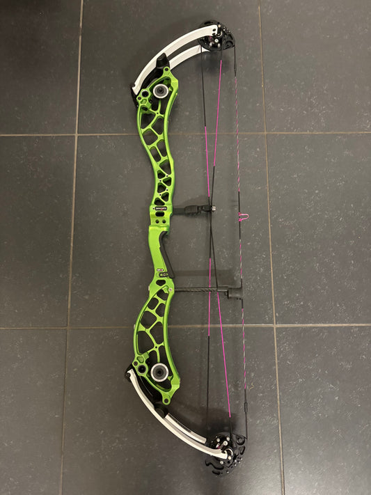 Bowtech Reckoning 36 SD Gen2 Compound Bow RH Illusion Green 50-60 lbs Incl. 40 arrows - Used
