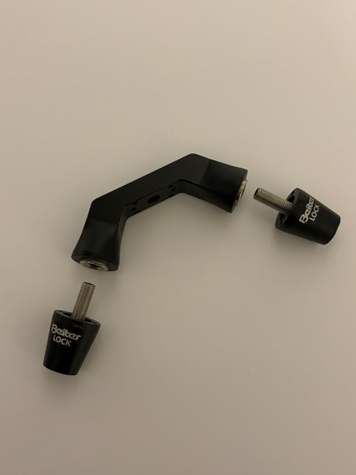 Beiter Lock V-bar 80x0 Incl. Conical adapters - Used (#OR84)
