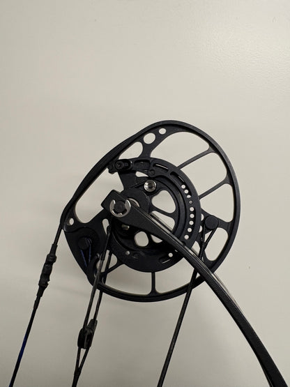 PSE Supra Focus 37 SE Compound Bow RH Platinum 50-60 lbs - Used