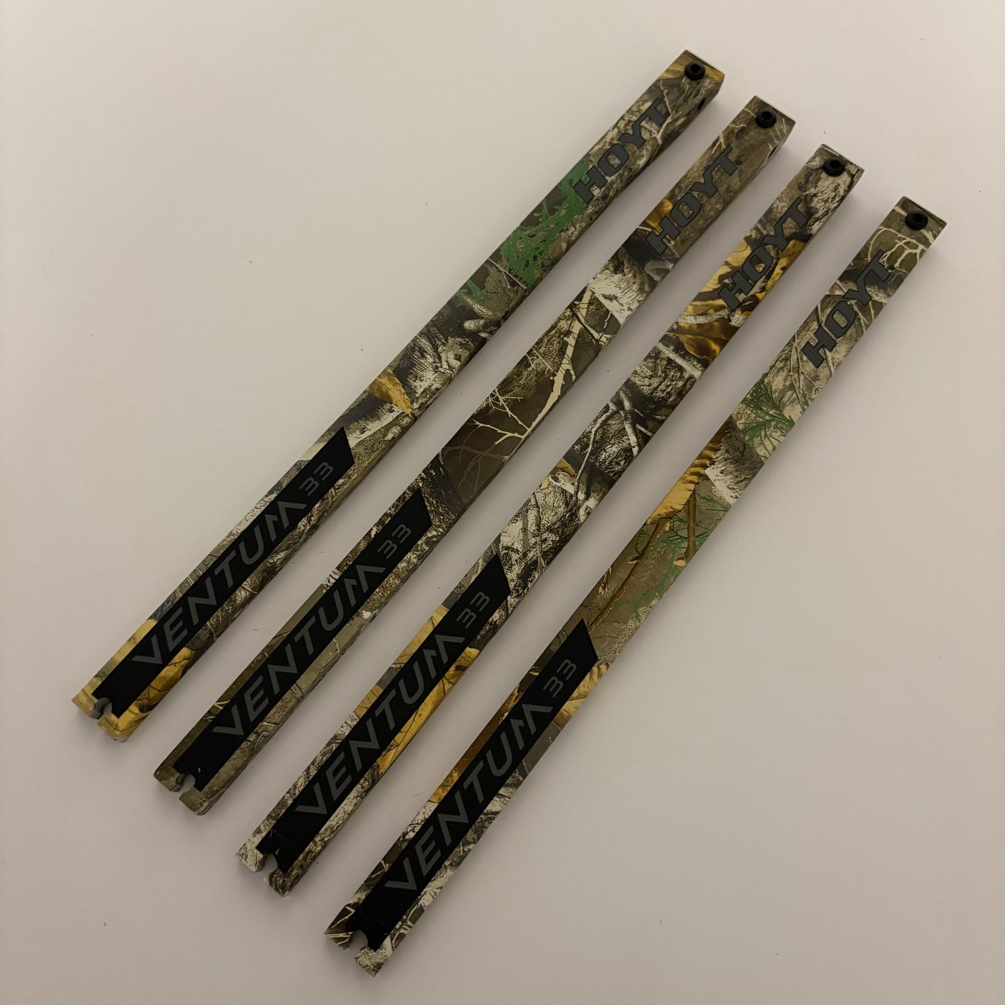 Hoyt Ventum 33 Compound Limbs 50-60 lbs Deflection 174 Realtree Edge - Show Model (#477)