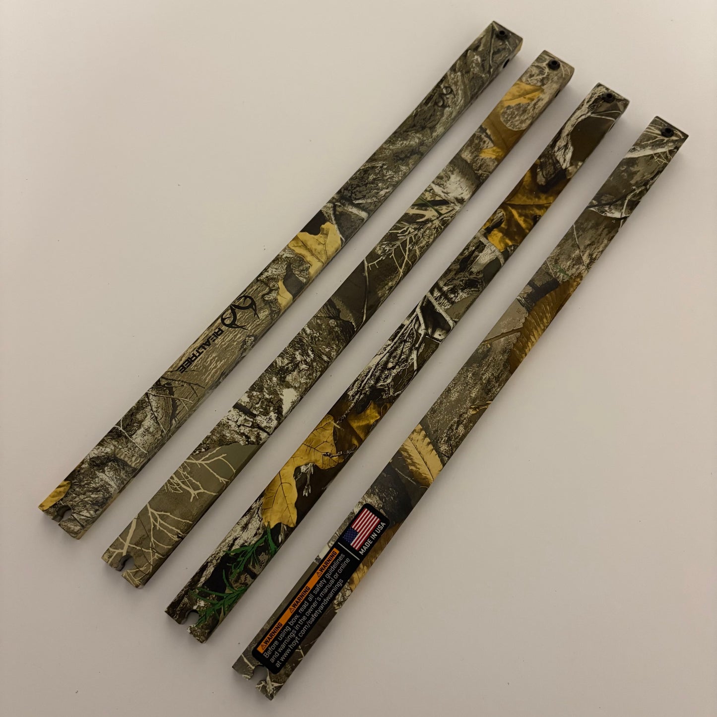 Hoyt Ventum 33 Compound Limbs 50-60 lbs Deflection 174 Realtree Edge - Show Model (#477)