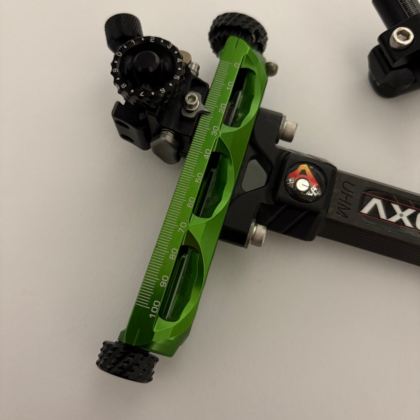 Axcel Achieve XP Compound Sight LH Green 6'' - Used