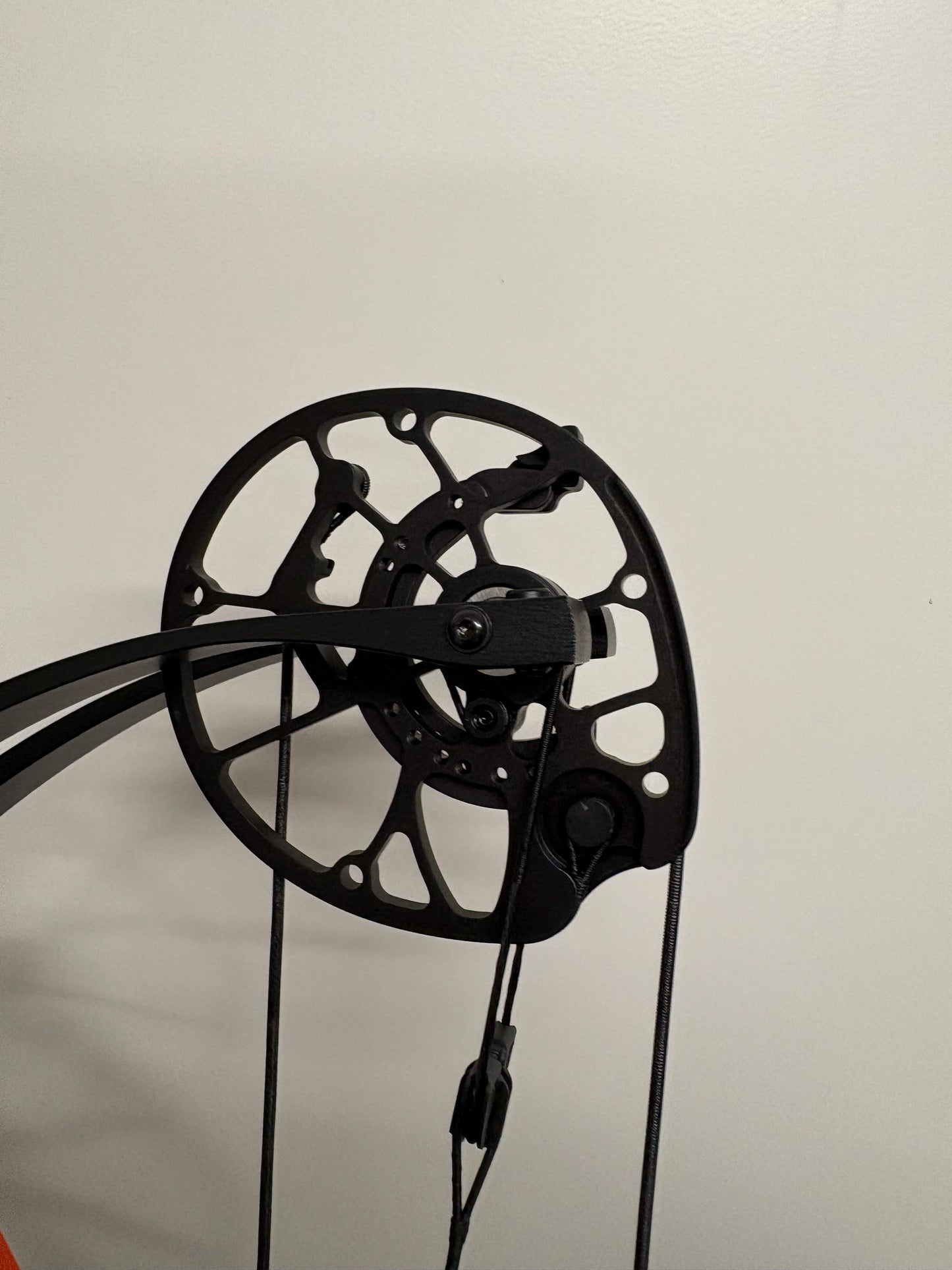 Hoyt Concept FX 34 Compound Bow RH Mr. Perfect Orange 40-50 lbs - NEW