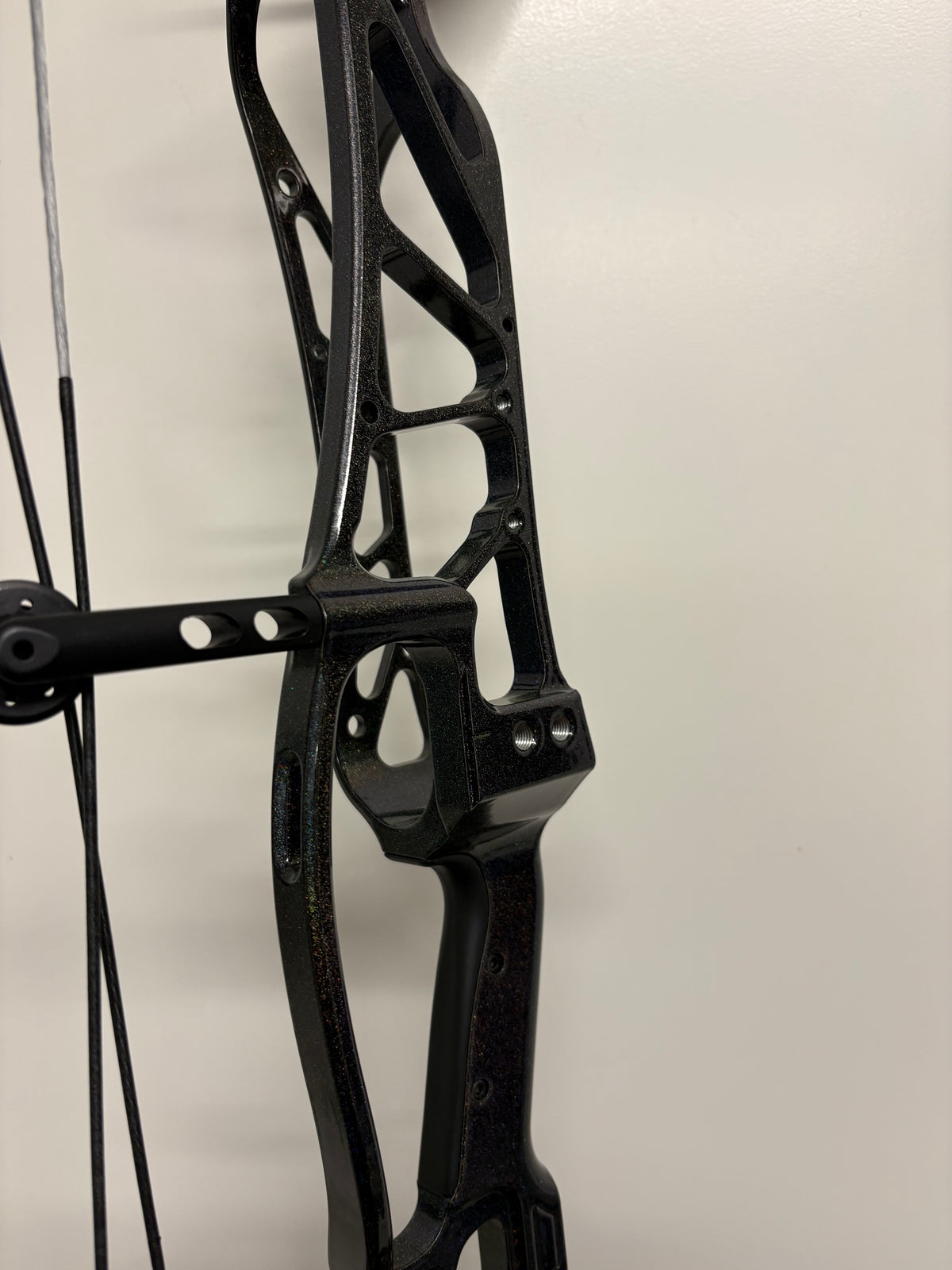 Hoyt Concept X 37 Compound Bow RH Skeeter 40-50 lbs - NEW