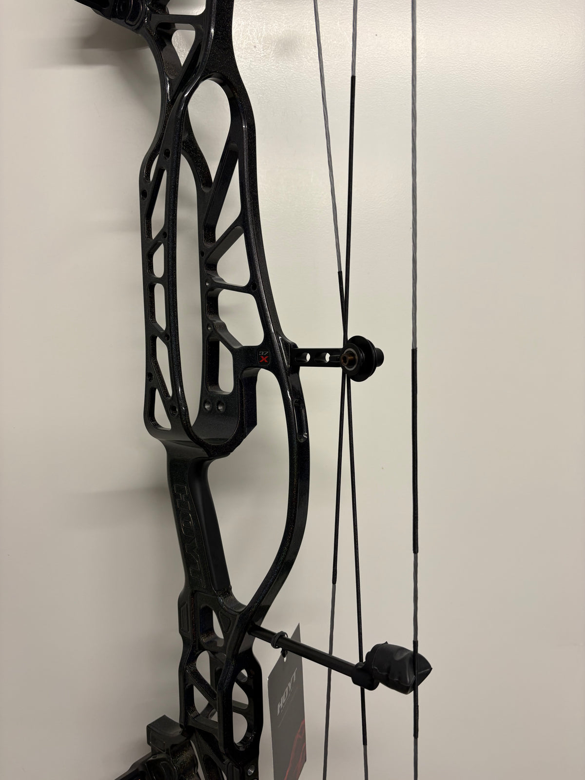 Hoyt Concept X 37 Compound Bow RH Skeeter 40-50 lbs - NEW