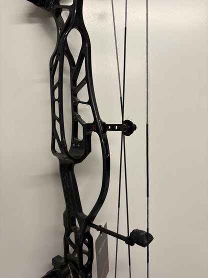 Hoyt Concept X 37 Compound Bow RH Skeeter 40-50 lbs - NEW