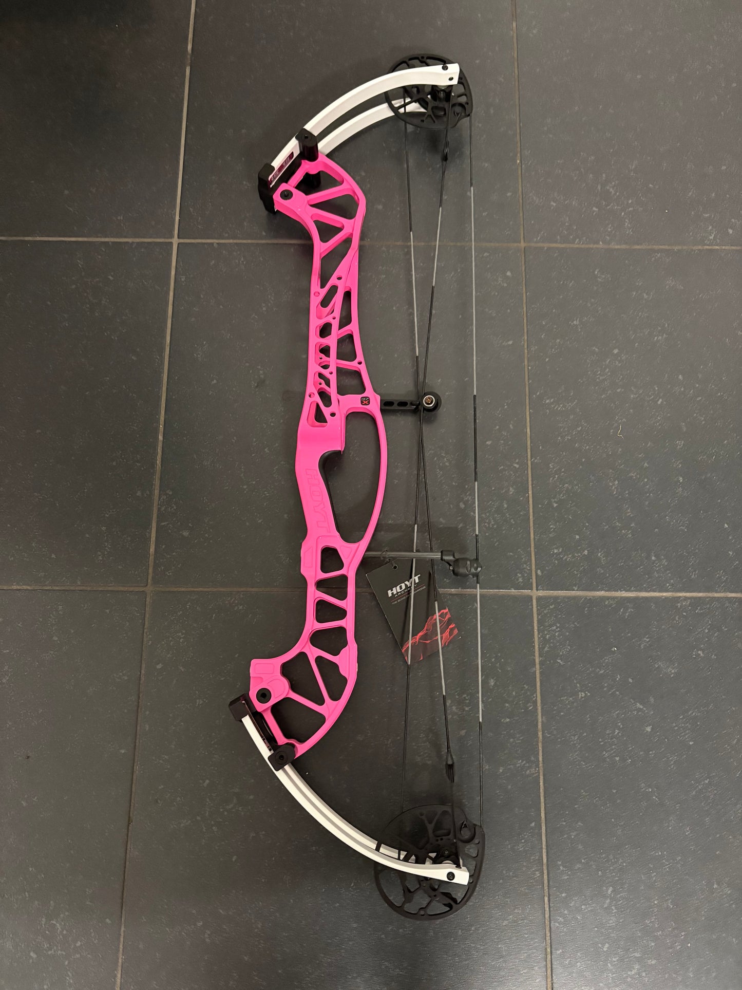 Hoyt Concept X 37 Compound Bow RH Sassy Pink 30-40 lbs - NEW