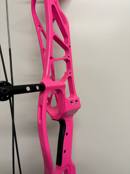 Hoyt Concept X 37 Compound Bow RH Sassy Pink 30-40 lbs - NEW