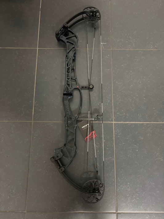 Hoyt Concept X 40 Compound Bow RH Blue on Black 40-50 lbs - NEW