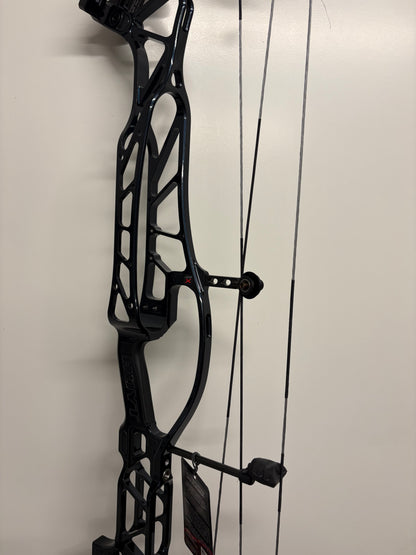 Hoyt Concept X 40 Compound Bow RH Blue on Black 40-50 lbs - NEW